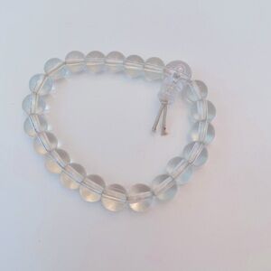 Clear bead stretchy bracelet